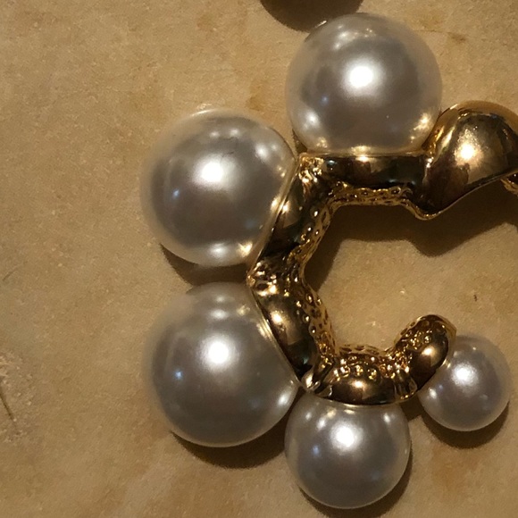 Faux Bold Hoop Pearl Earrings - Picture 9 of 11